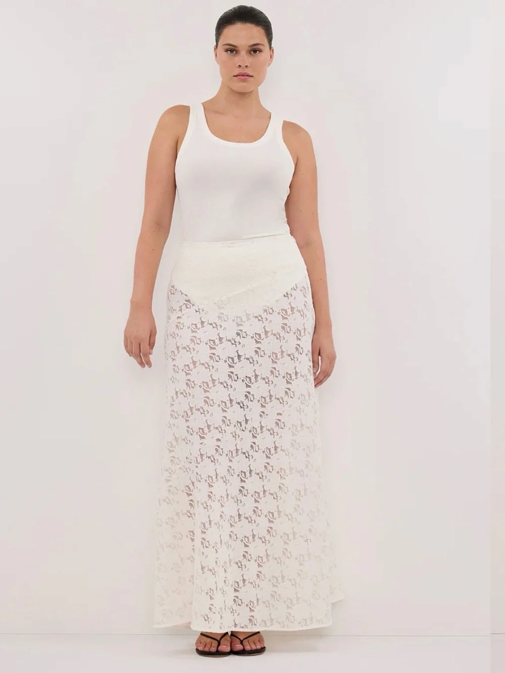 Dissh Loula White Lace Skirt - Picture 2 of 3